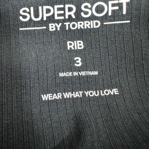 Torrid super soft ribbed long sleeve black top with lace inset size 3-3X/22-24 - Picture 8 of 10